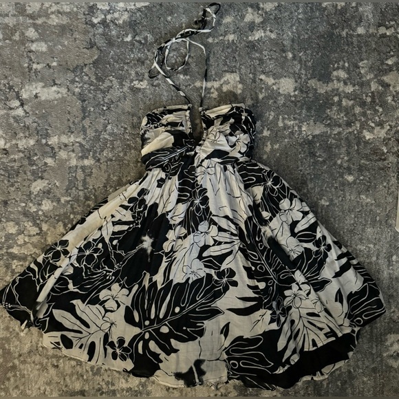 American Eagle Outfitters Dresses & Skirts - American Eagle Outfitters Floral Dress